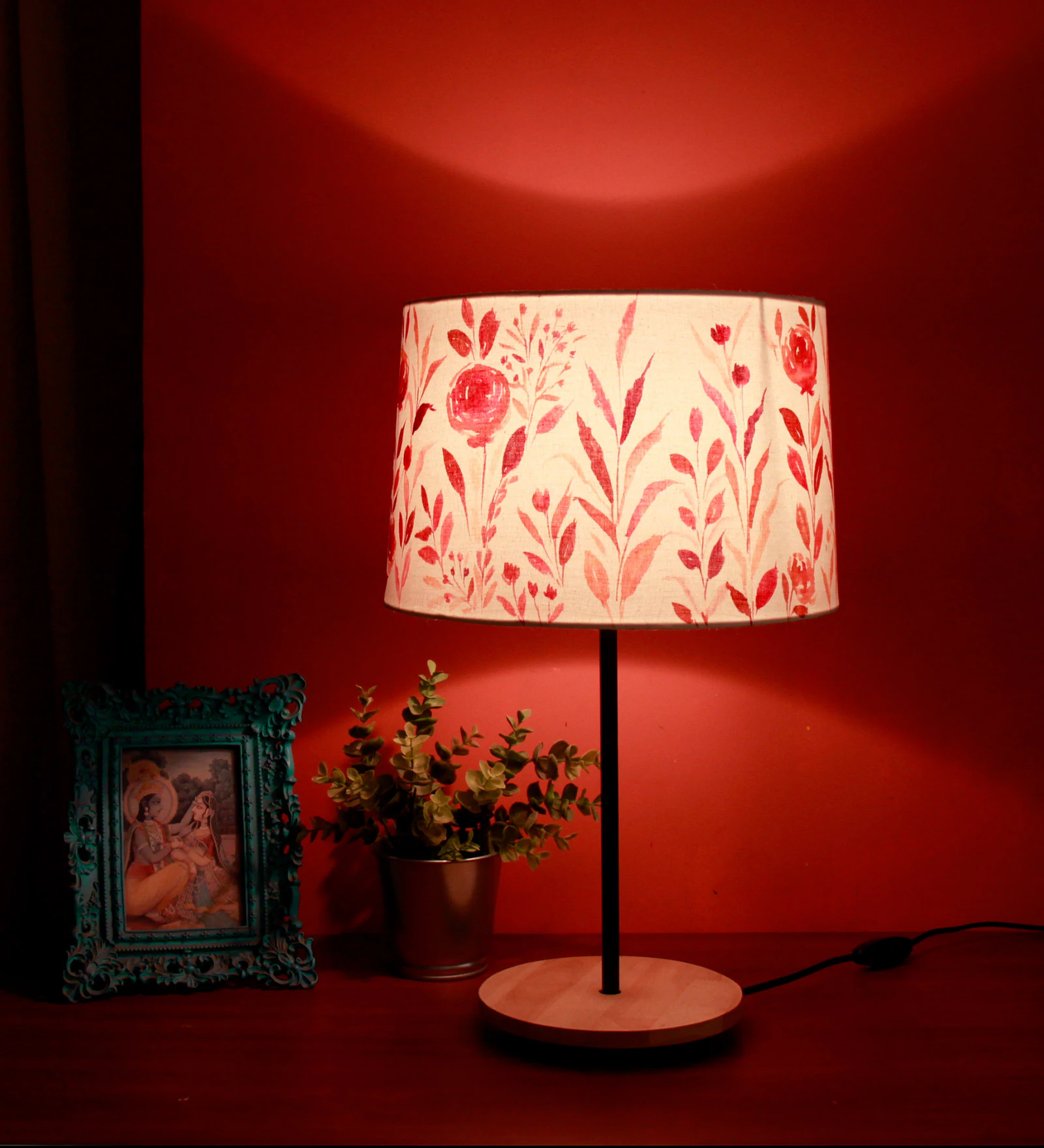 Beautiful Flower Art Night Lamp with Wooden Base Table Lamp Shade