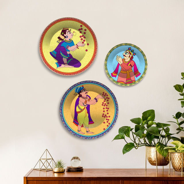 Folk Characters Royal Revelry Premium Wall Plates Painting Set of 3