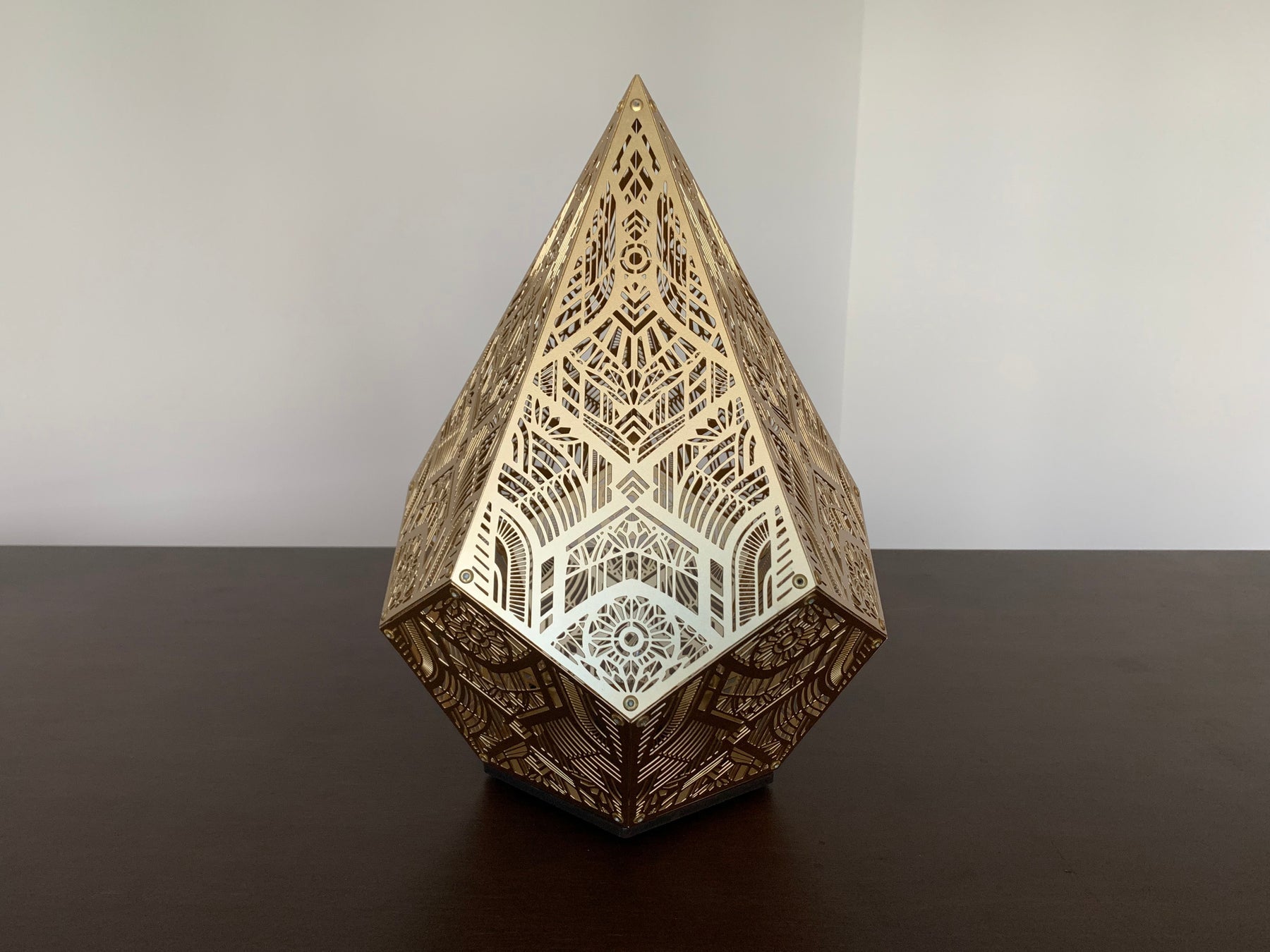 Golden Pointed Decorative Table Light