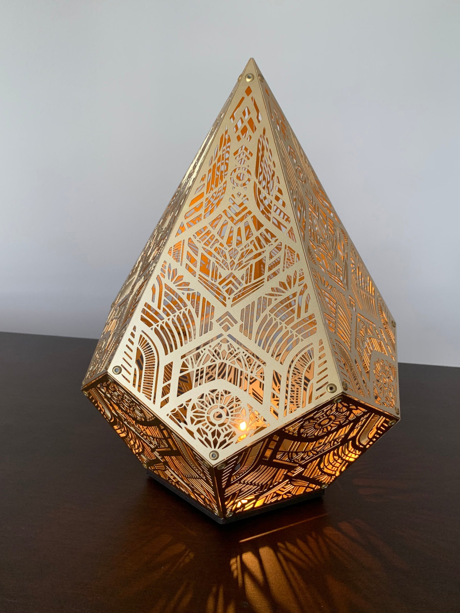 Golden Pointed Decorative Table Light