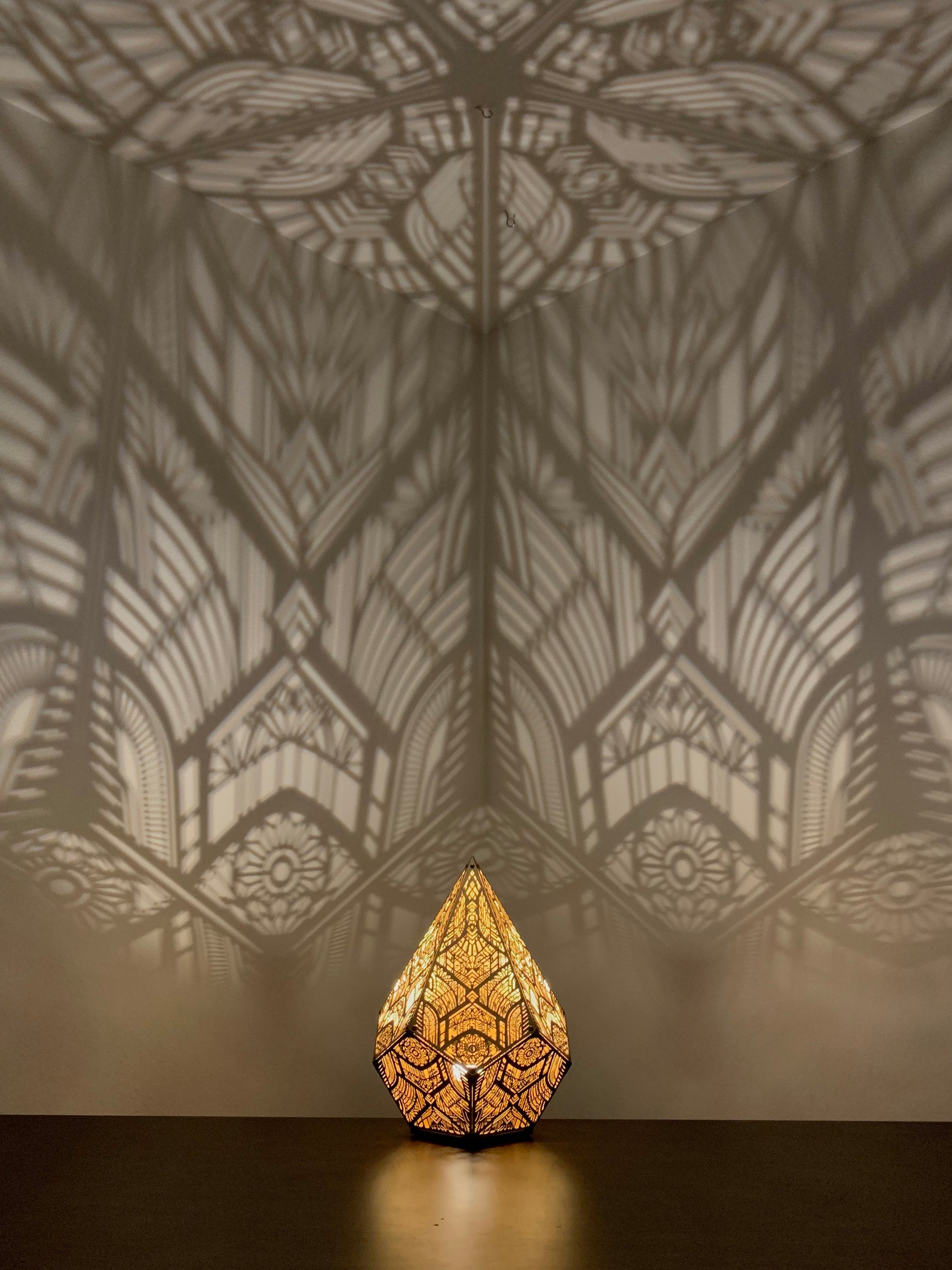 Golden Pointed Decorative Table Light