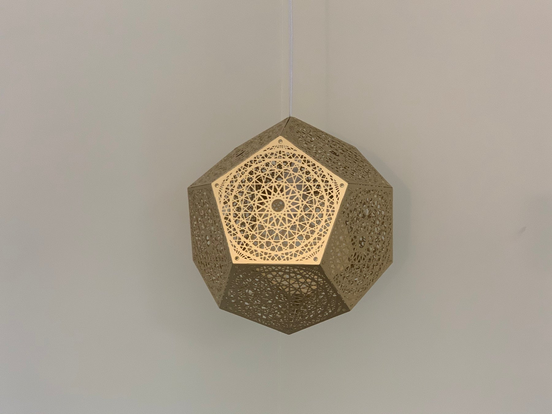 luxury-laser-cut-hanging-lamp