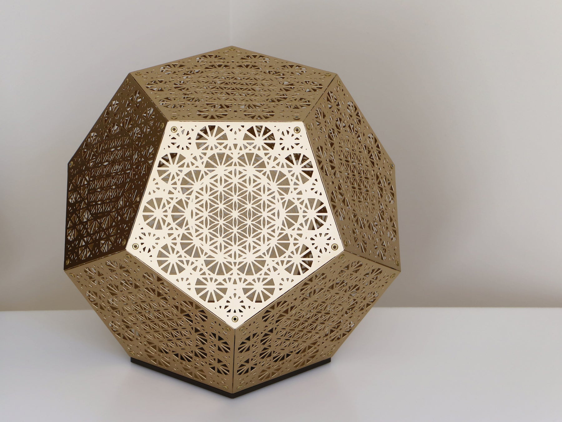 premium-sacred-pattern-shadow-home-table-lamp