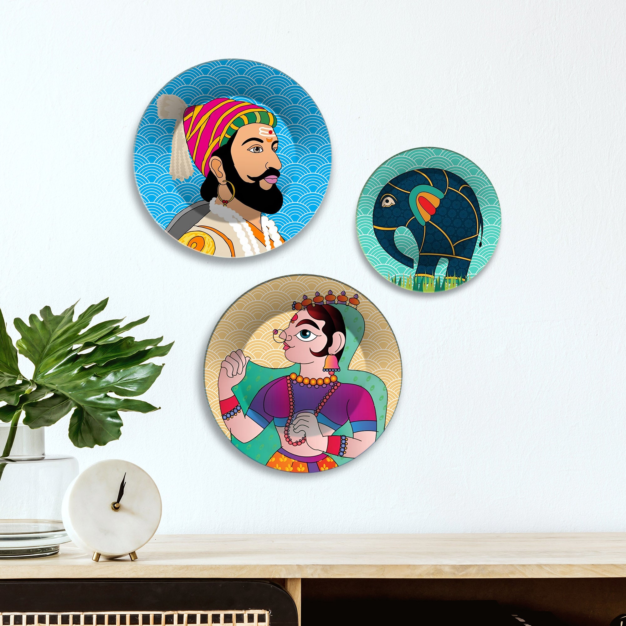 Royal & Cultural Regal Spirit Premium Wall Plates Painting Set of 3