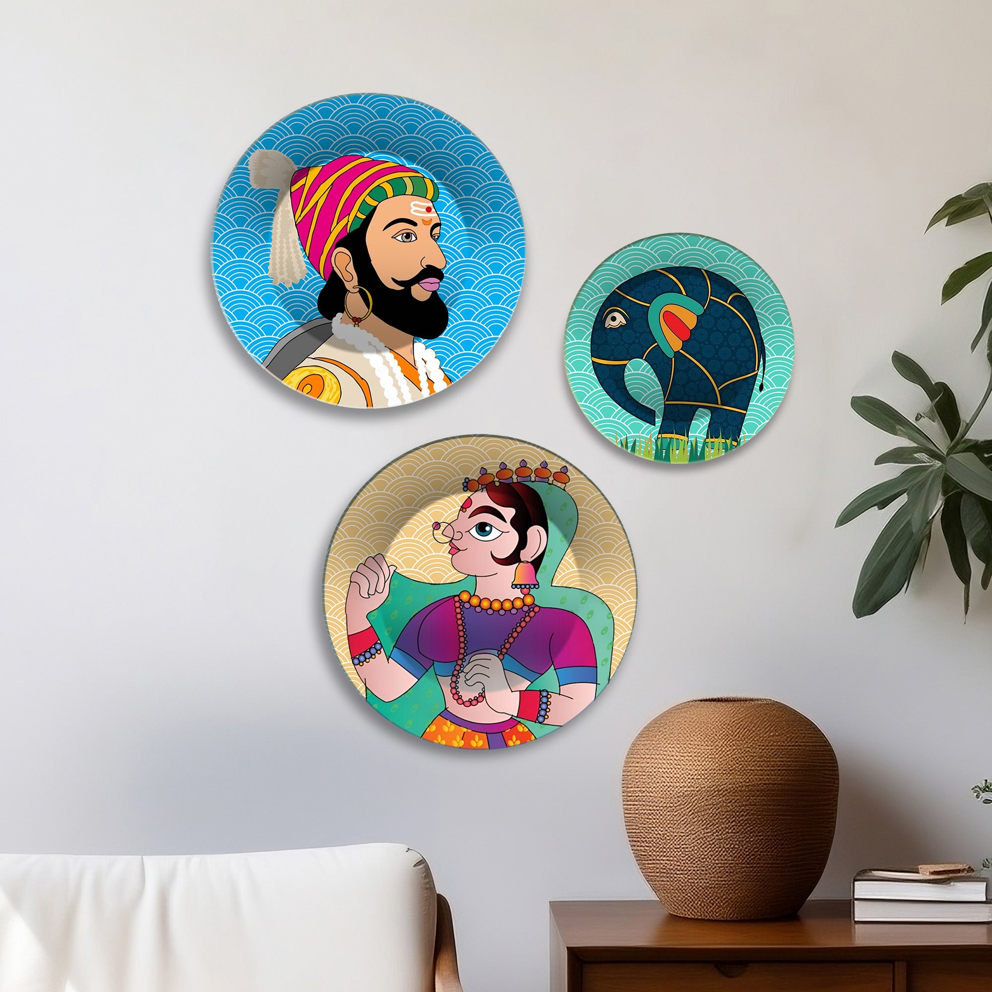 Royal & Cultural Regal Spirit Premium Wall Plates Painting Set of 3