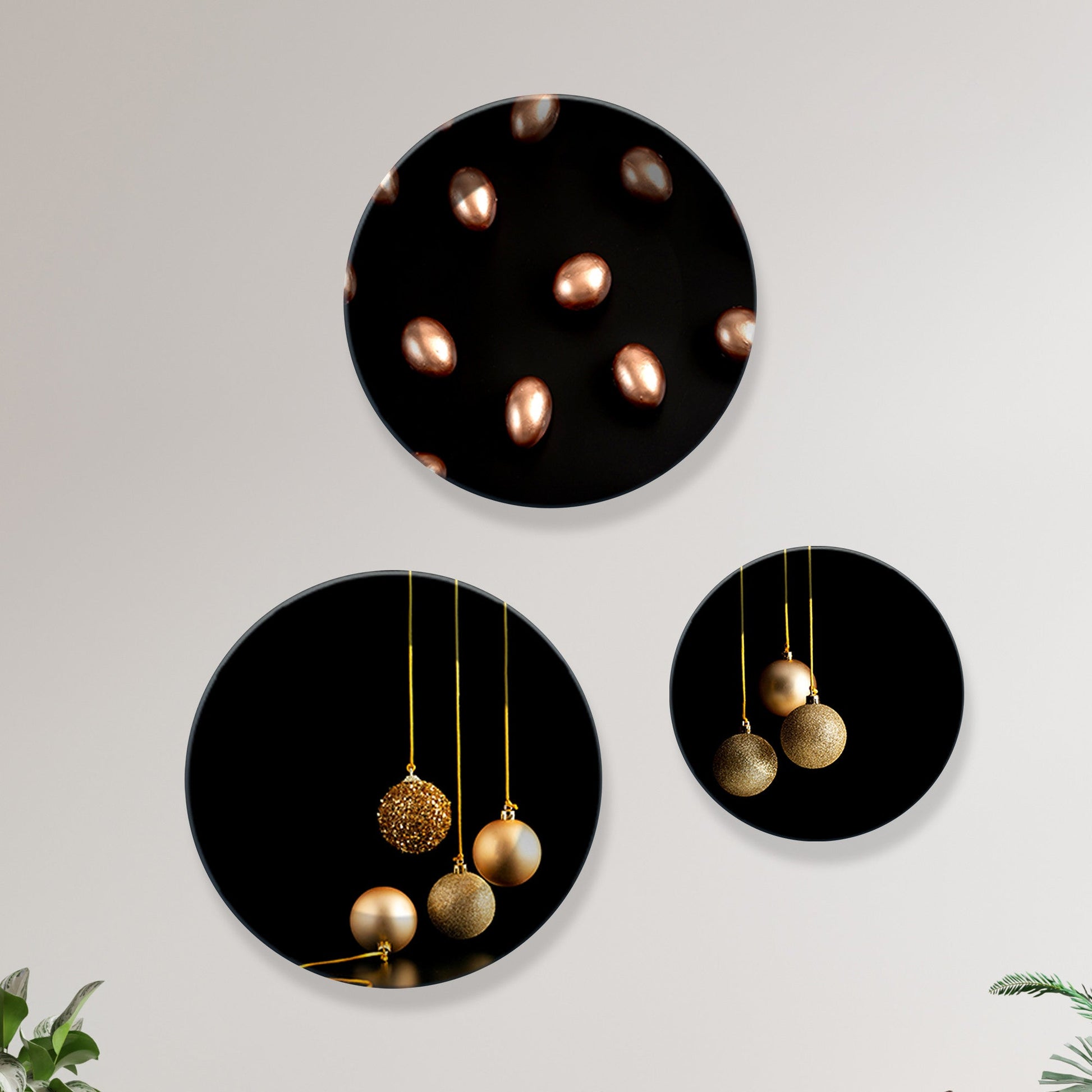 Decorative Christmas Balls Wall Plates Painting Set of Three