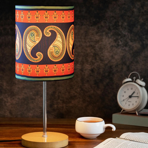 Beautiful Majestic Paisley Printed Traditional Buffet Table Lamp with Shade