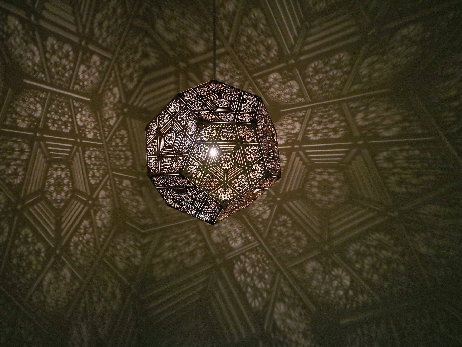 Designer Shadow Effect Hanging Lamp