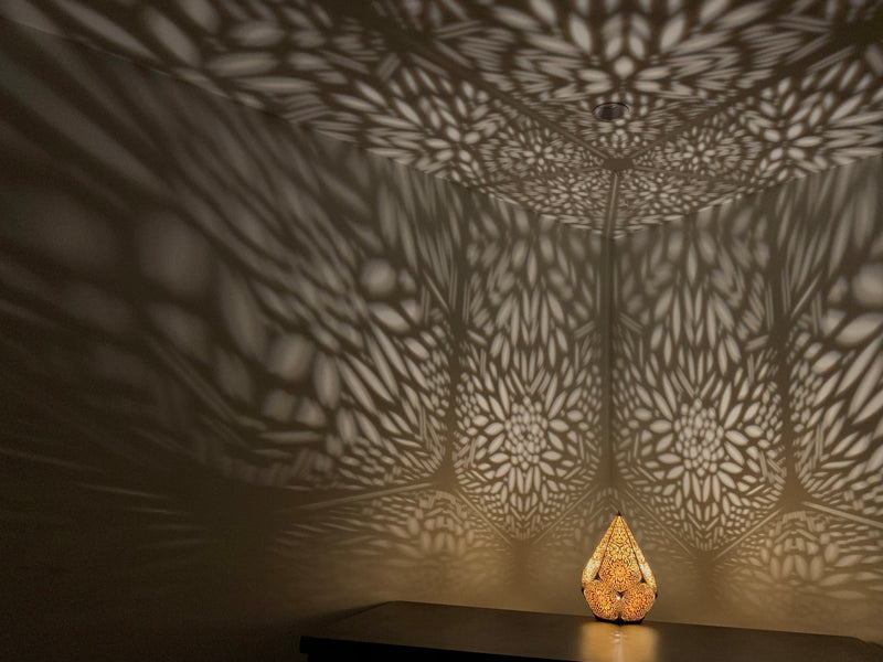 Elegant Golden Table Lamp