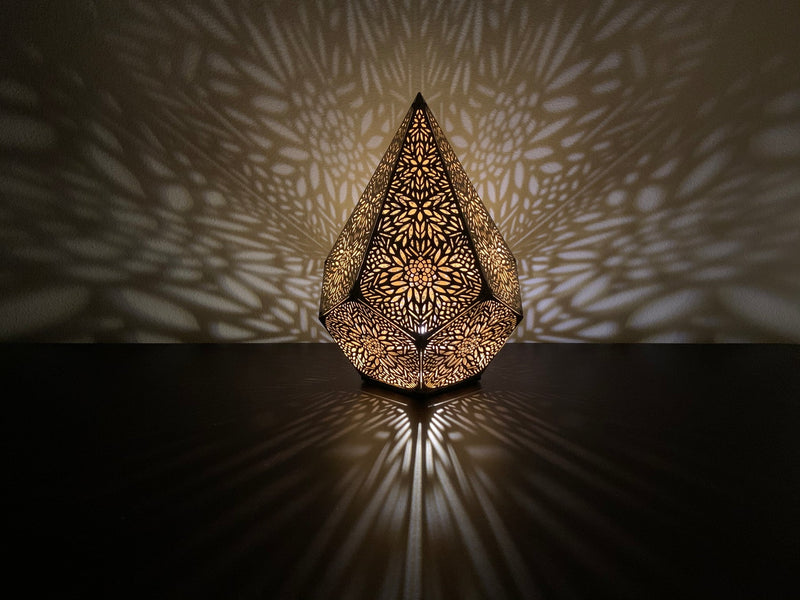 Elegant Golden Table Lamp