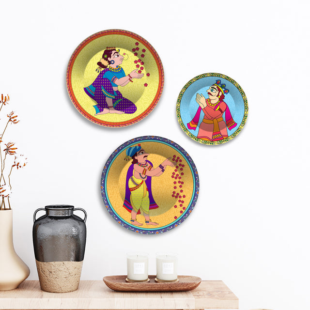 Folk Characters Royal Revelry Premium Wall Plates Painting Set of 3
