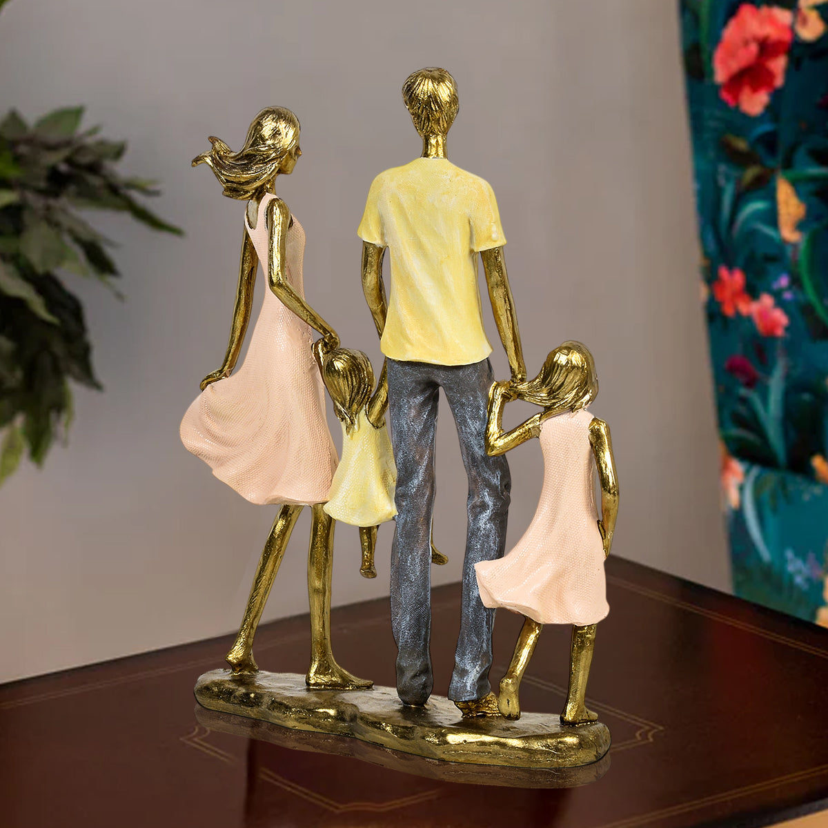 Golden Beloved Family Statue for Table Decoration Showpiece