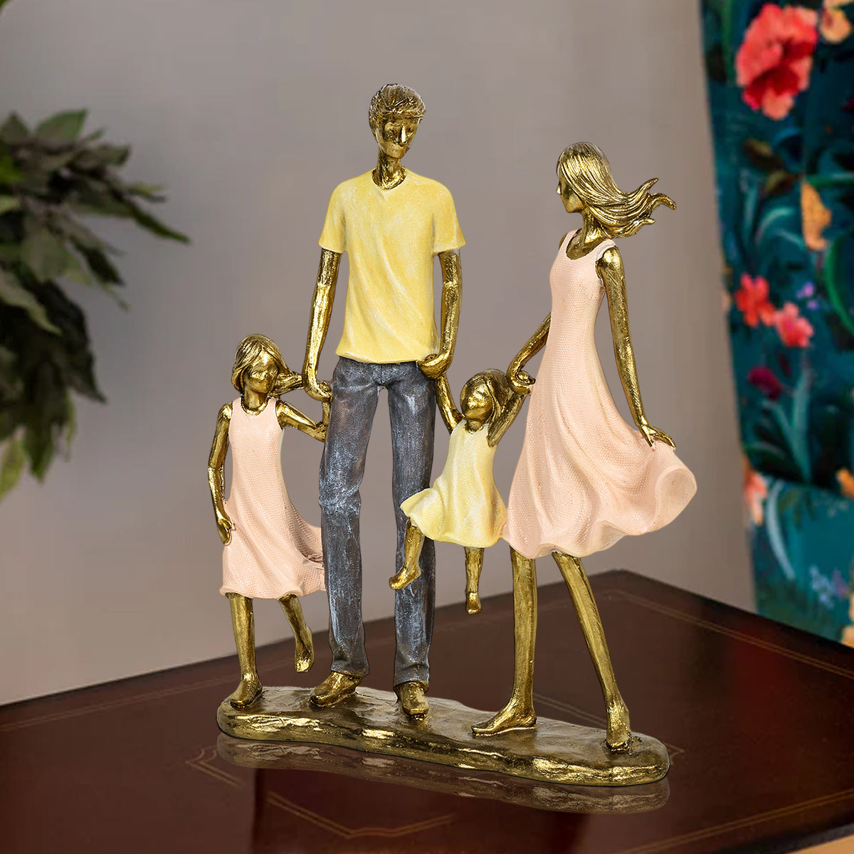 Golden Beloved Family Statue for Table Decoration Showpiece