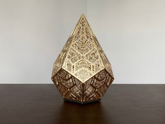 golden-pointed-decorative-table-light