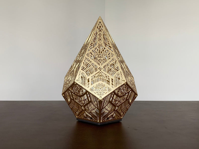 golden-pointed-decorative-table-light