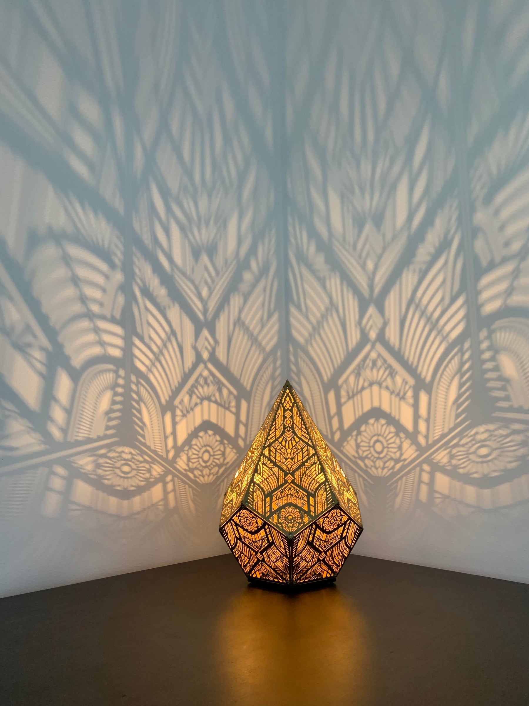 Golden Pointed Decorative Table Light