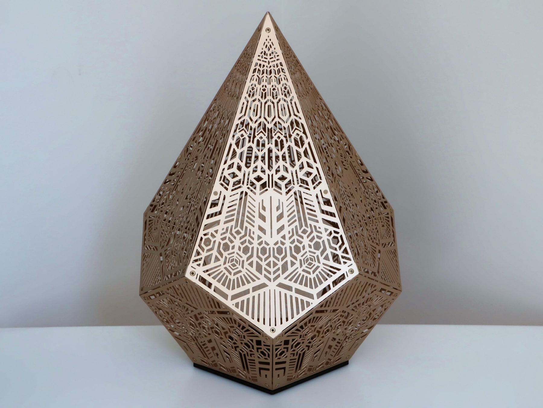  luxury-decorative-table-light