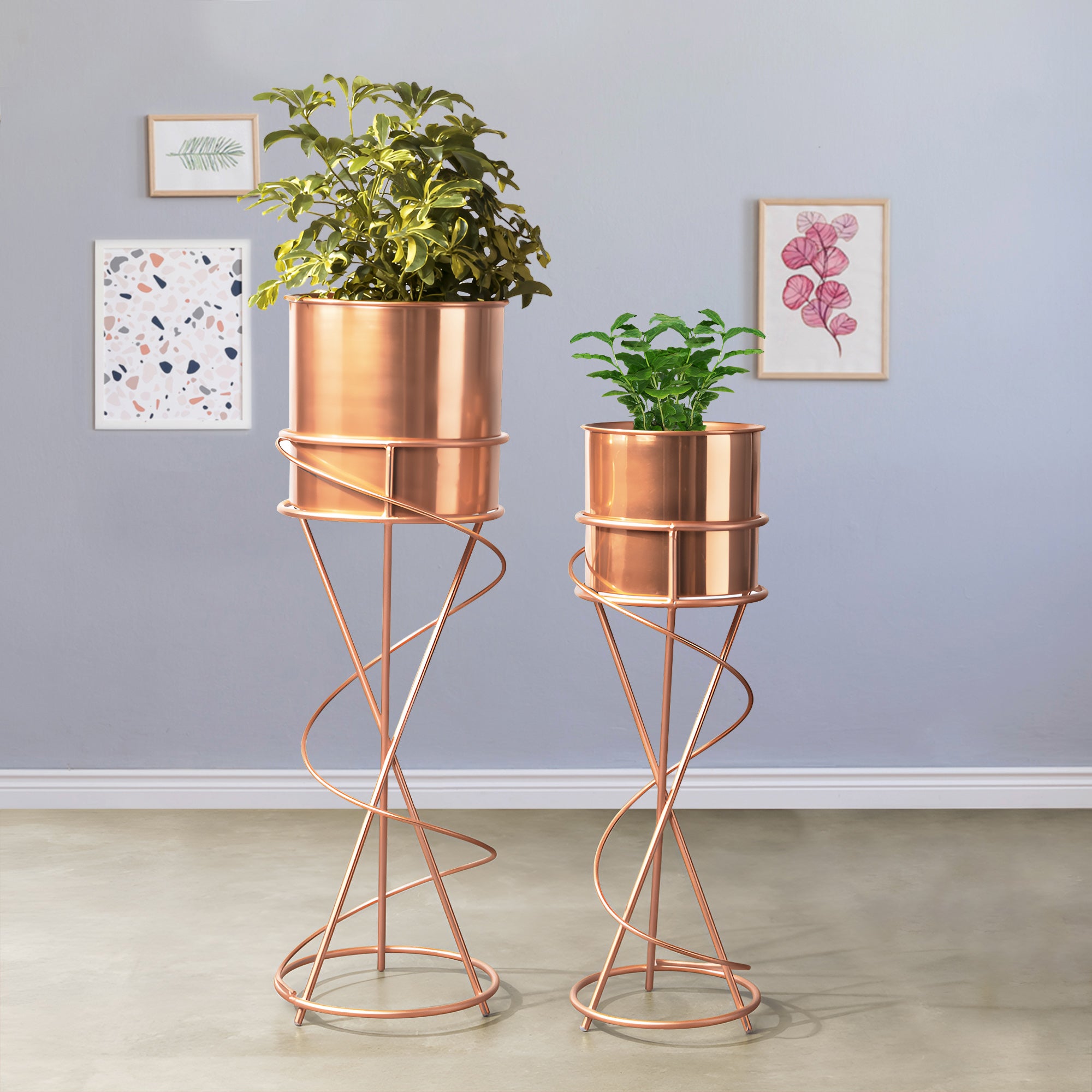 On Trend Abstract Ross Gold Stand & Ross Gold Finish Pot Planters Set of 2