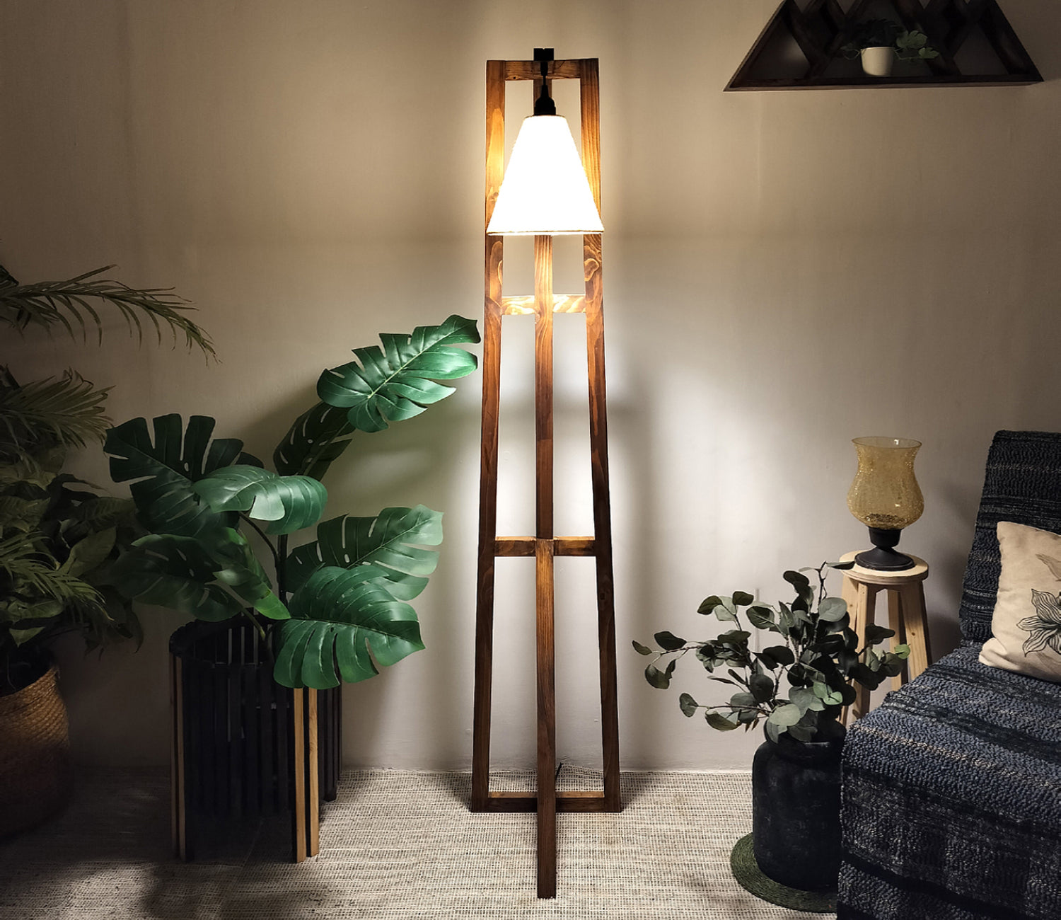 Premium Wooden Floor Lamp with Brown Base and Jute Fabric Lampshade