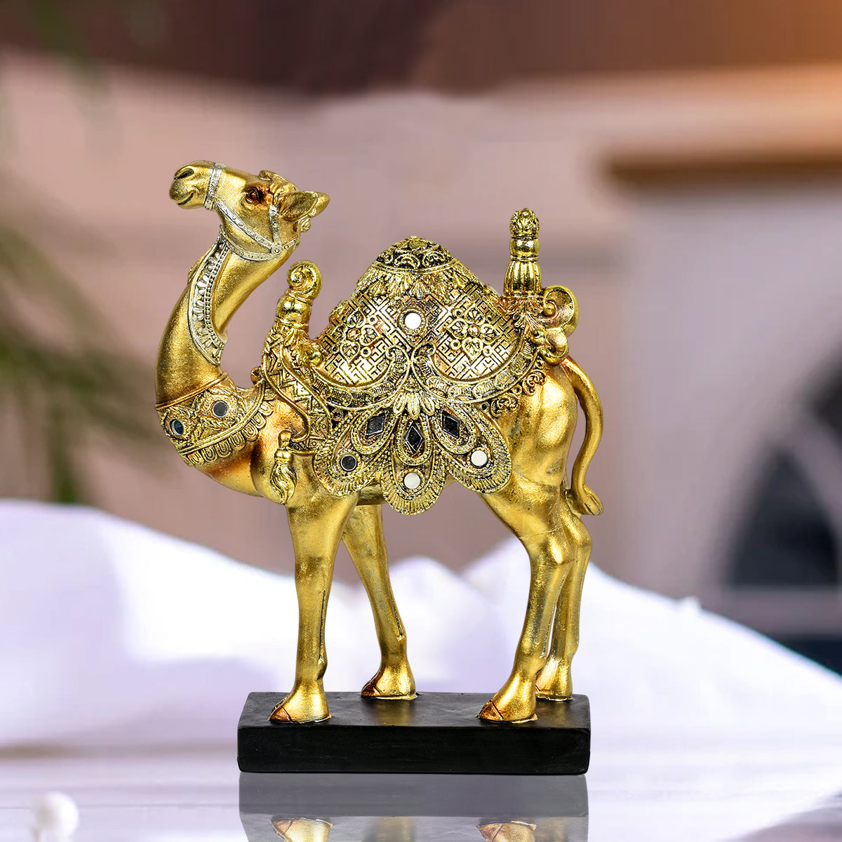 Royal Golden Camel Figurine Resin Table Decoration Showpiece
