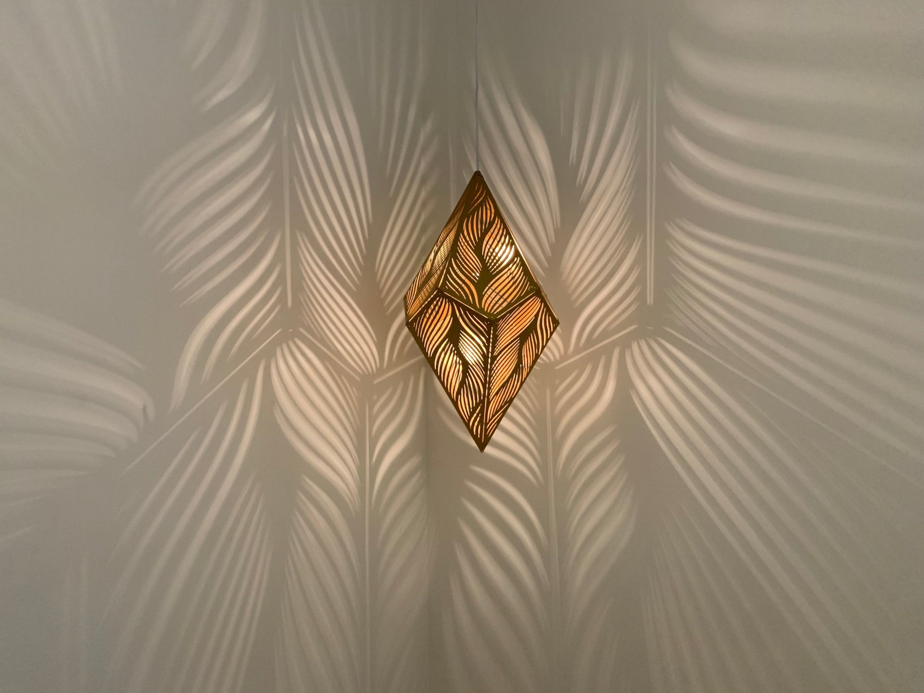 Stylish Laser-Cut Hanging Lamp
