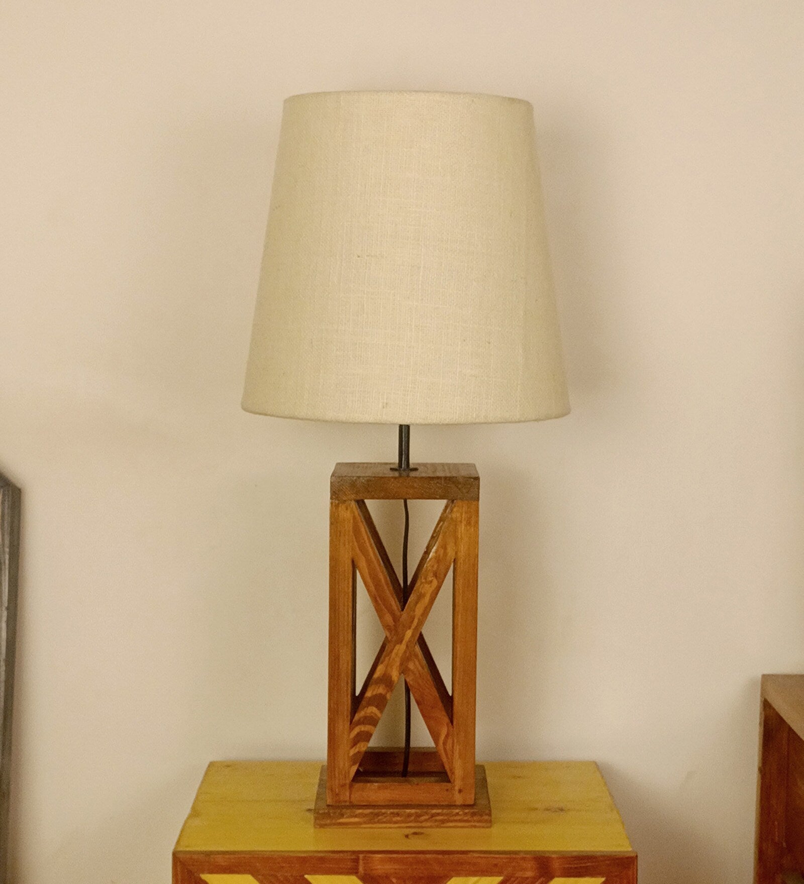 Symmetric Textured Wooden Base White Color Table Lamp