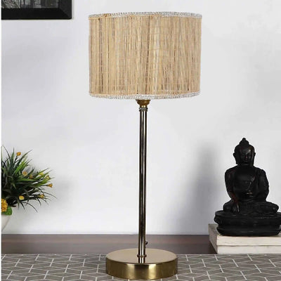 textured-bamboo-shade-with-metal-golden-table-lamp