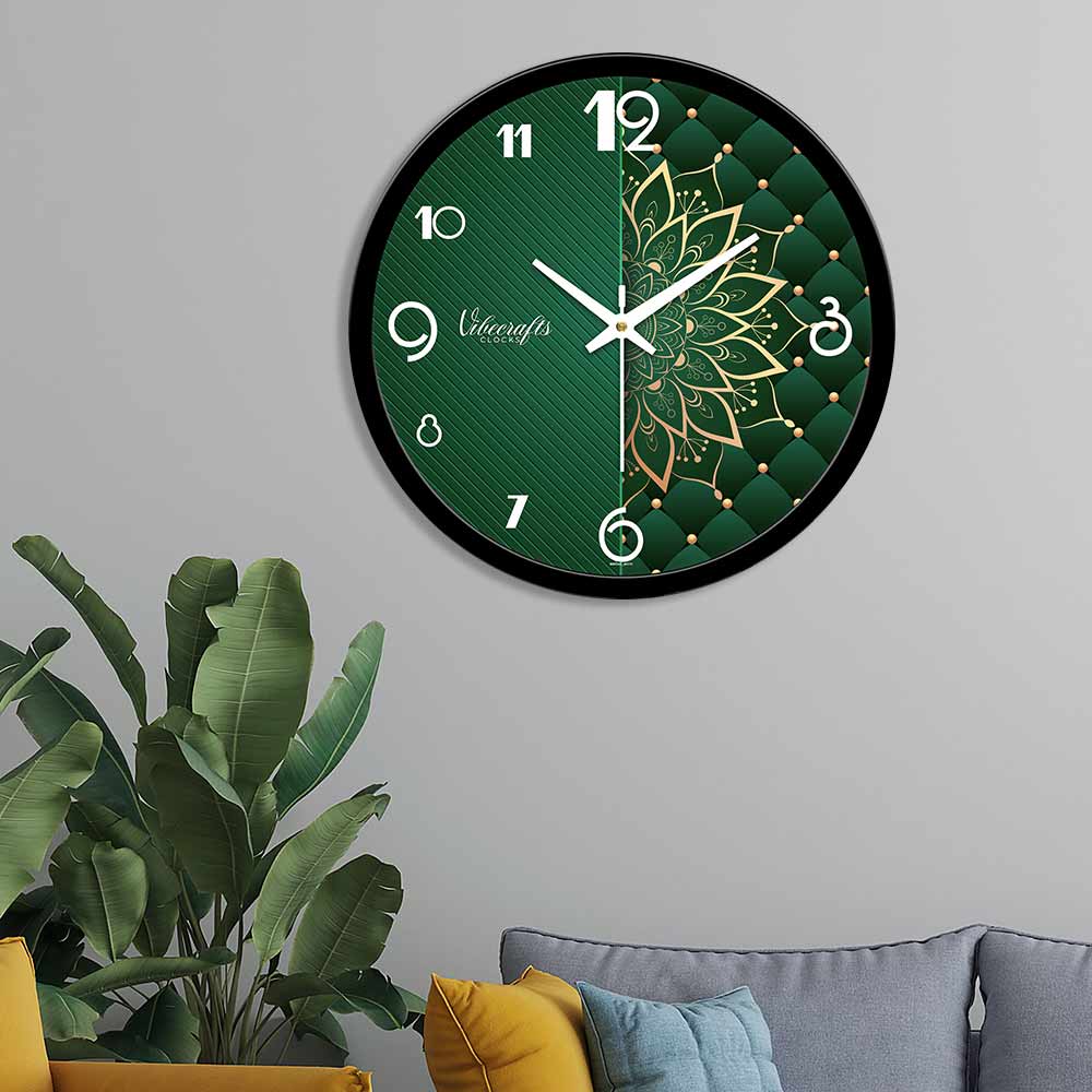 Modern wall clock 
